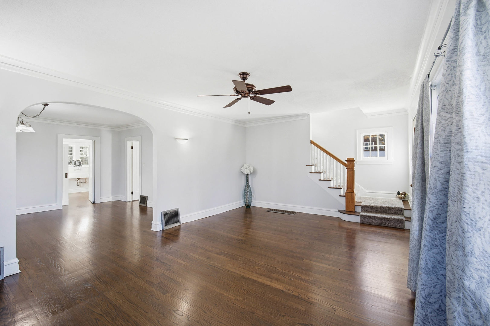 1489 E Algonquin Road