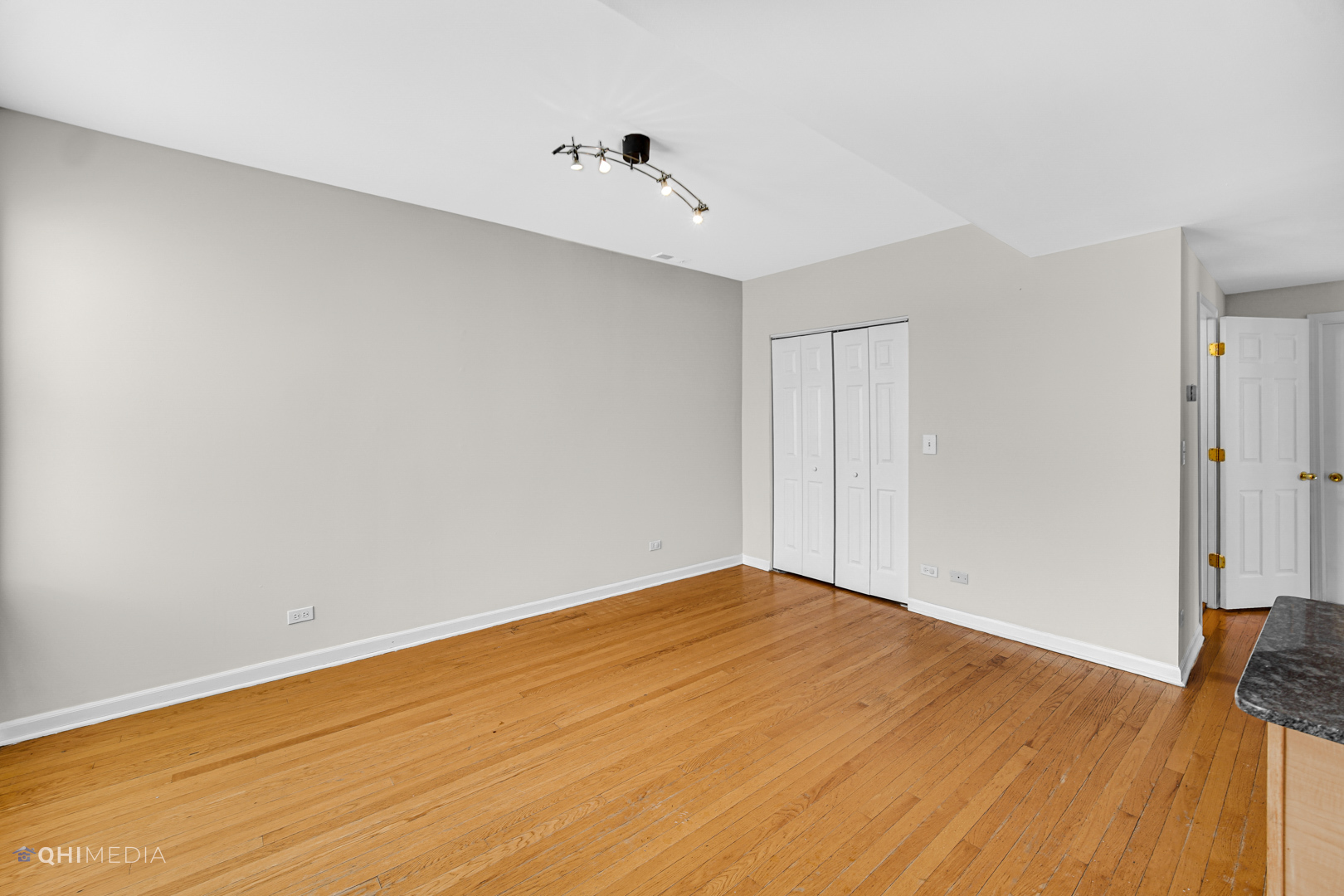 2316 W ROSEMONT Avenue 3