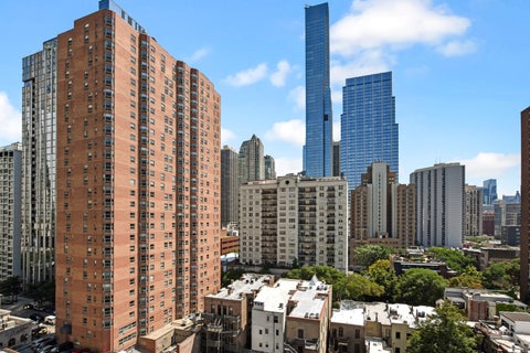 Tiny photo for 33 W DELAWARE Place #13A, Chicago, IL 60610 (MLS # 12721536)