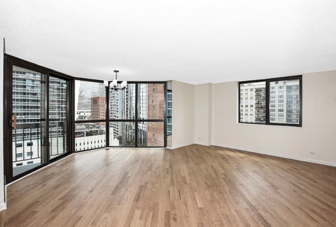 Tiny photo for 33 W DELAWARE Place #13A, Chicago, IL 60610 (MLS # 12721536)