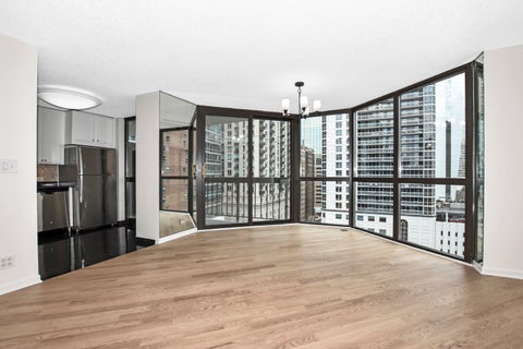Tiny photo for 33 W DELAWARE Place #13A, Chicago, IL 60610 (MLS # 12721536)
