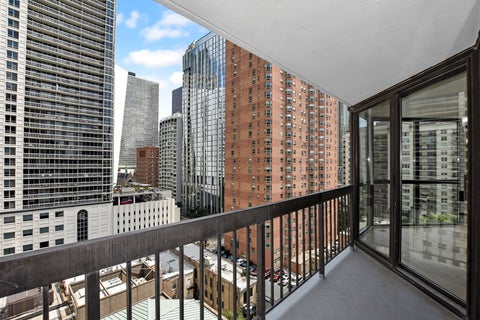 Tiny photo for 33 W DELAWARE Place #13A, Chicago, IL 60610 (MLS # 12721536)