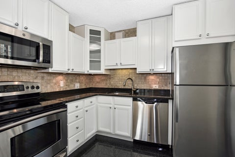 Tiny photo for 33 W DELAWARE Place #13A, Chicago, IL 60610 (MLS # 12721536)