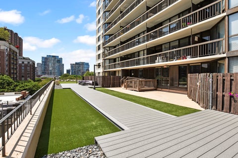 Tiny photo for 33 W DELAWARE Place #13A, Chicago, IL 60610 (MLS # 12721536)