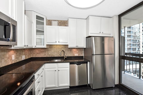Tiny photo for 33 W DELAWARE Place #13A, Chicago, IL 60610 (MLS # 12721536)