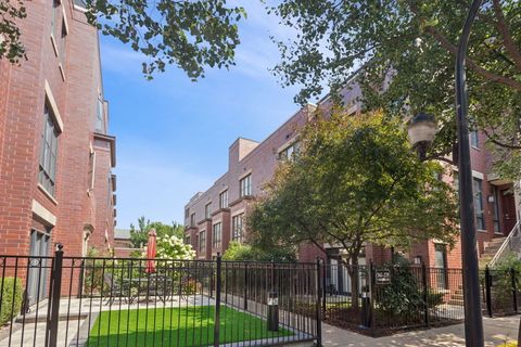 2701 N Hermitage Avenue Chicago IL 60614