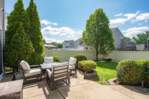 Tiny photo for 601 Kingsbrooke Crossing, Bolingbrook, IL 60440 (MLS # 12642296)