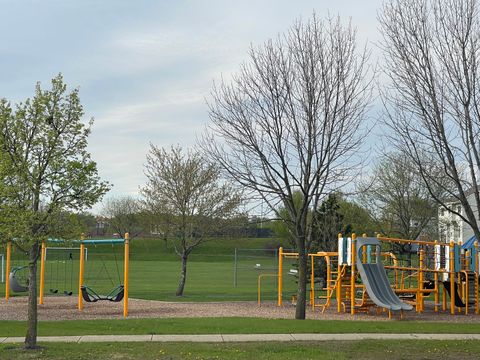 Tiny photo for 601 Kingsbrooke Crossing, Bolingbrook, IL 60440 (MLS # 12642296)