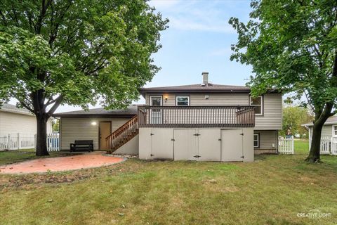 Tiny photo for 773 Michigan Avenue, South Elgin, IL 60177 (MLS # 12490870)