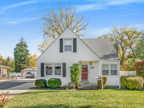 Tiny photo for 3111 Stillwell Drive, Des Plaines, IL 60018 (MLS # 12510940)
