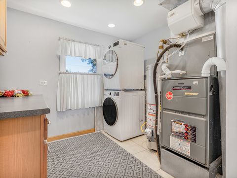 Tiny photo for 3111 Stillwell Drive, Des Plaines, IL 60018 (MLS # 12510940)