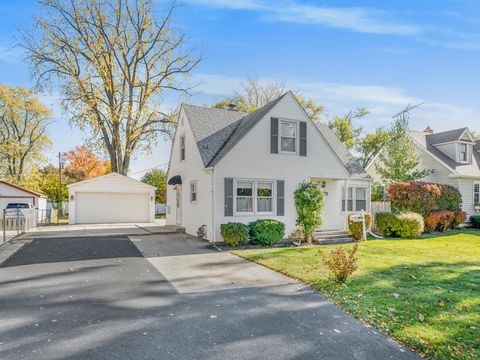 Photo of 3111 Stillwell Drive, Des Plaines, IL 60018 (MLS # 12510940)