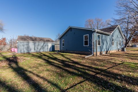 Tiny photo for 211 6th Street, Colona, IL 61241 (MLS # 12527291)