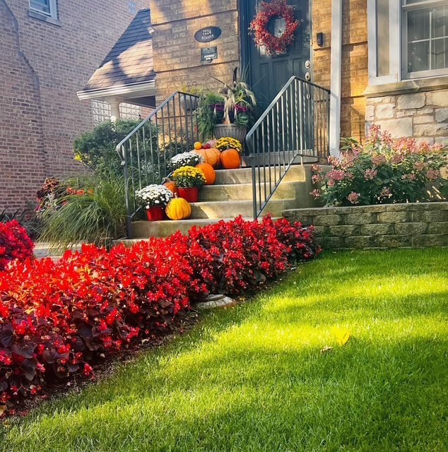 7224 N Oleander Avenue