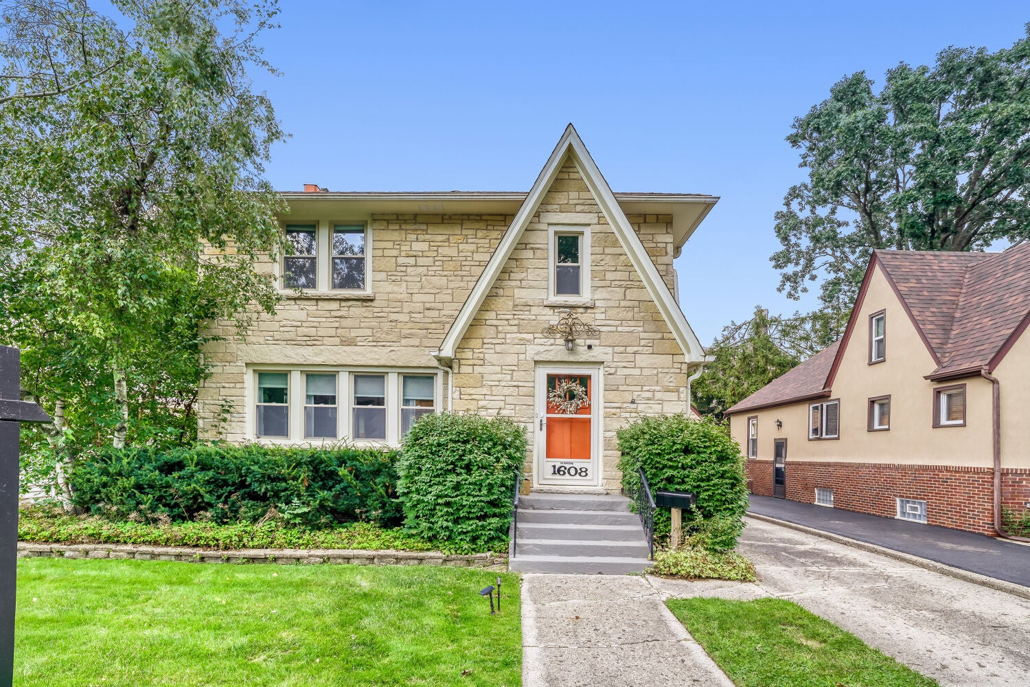 1608 Henry Place