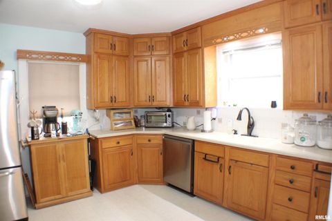 Tiny photo for 2723 ARLINGTON Avenue, Davenport, IA 52803 (MLS # QC4269619)