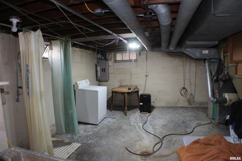 Tiny photo for 2723 ARLINGTON Avenue, Davenport, IA 52803 (MLS # QC4269619)