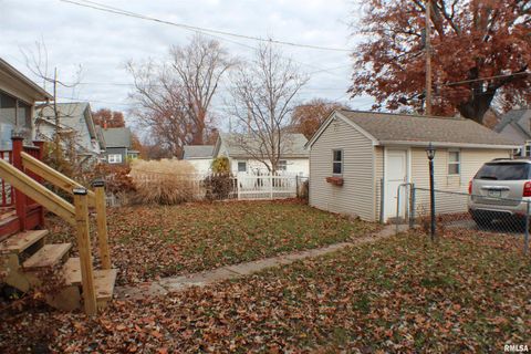 Tiny photo for 2723 ARLINGTON Avenue, Davenport, IA 52803 (MLS # QC4269619)