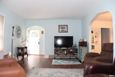 Tiny photo for 2723 ARLINGTON Avenue, Davenport, IA 52803 (MLS # QC4269619)