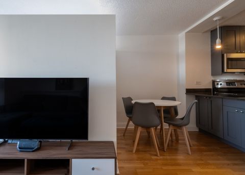 Tiny photo for 450 W Briar Place #10J, Chicago, IL 60657 (MLS # 12597437)