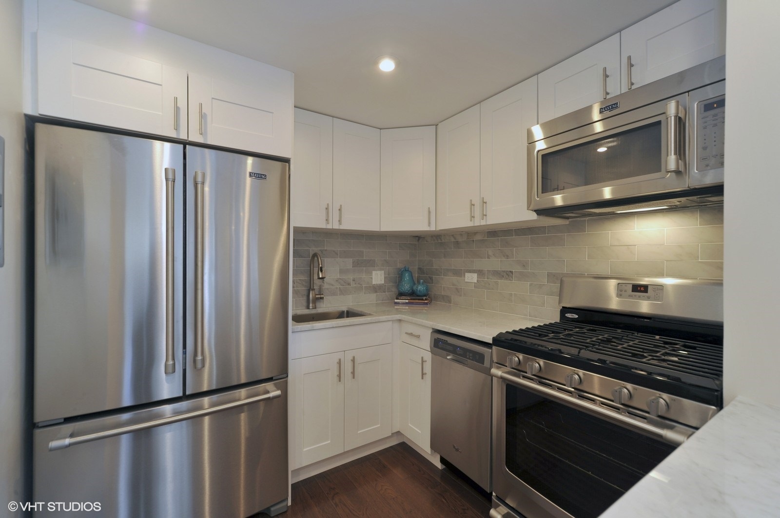 247 E Chestnut Street 602
