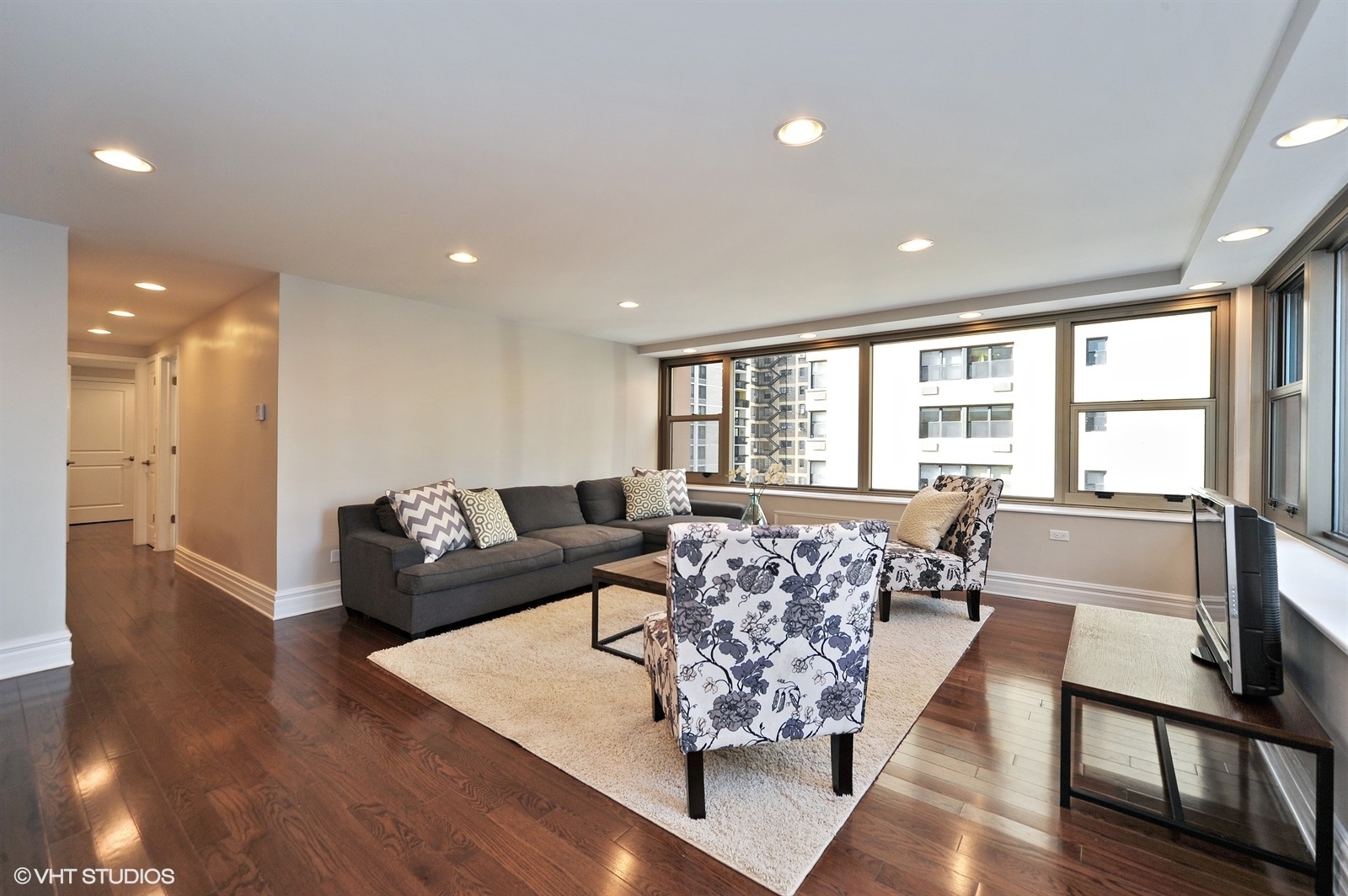 247 E Chestnut Street 602