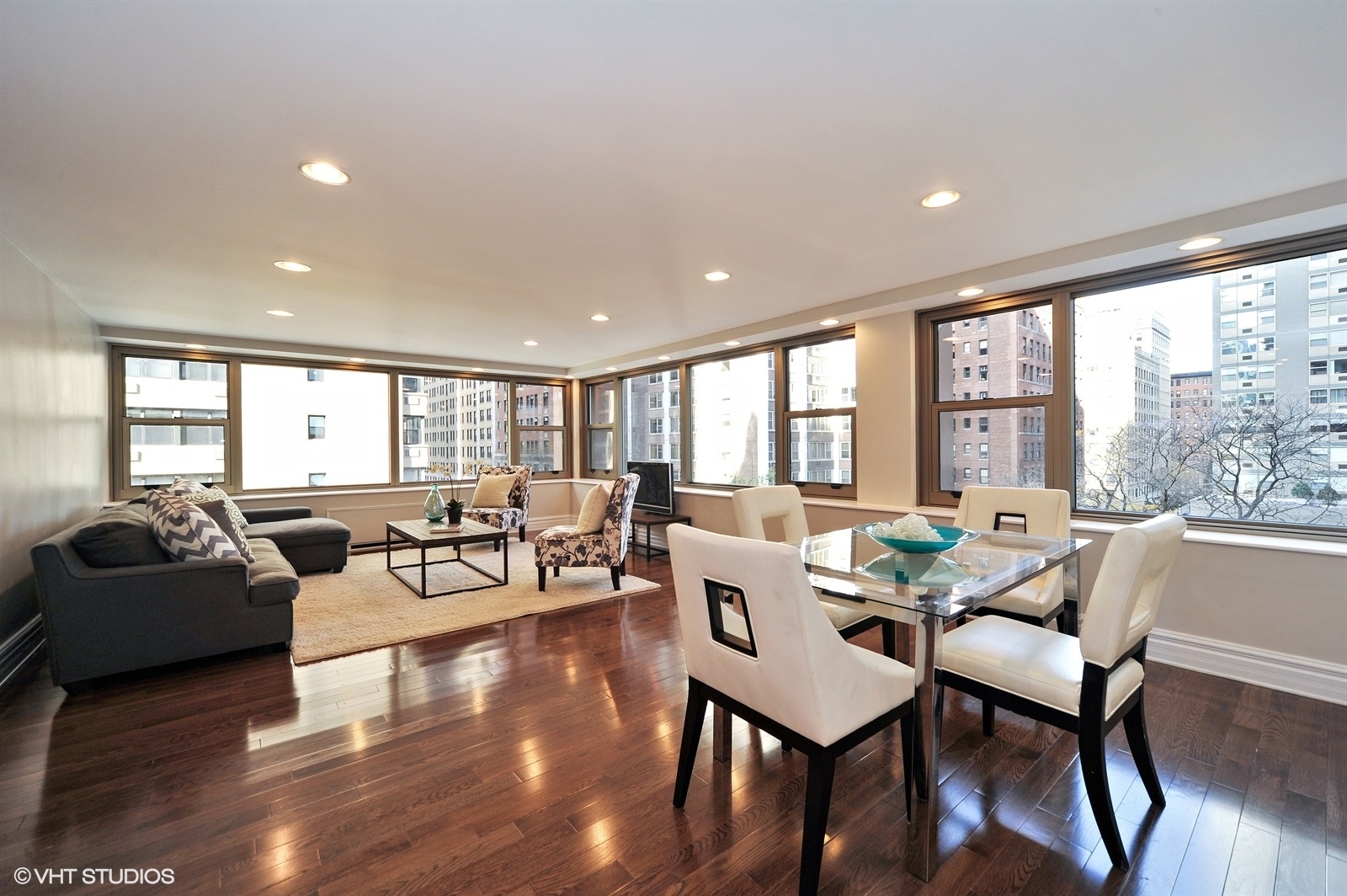247 E Chestnut Street 602