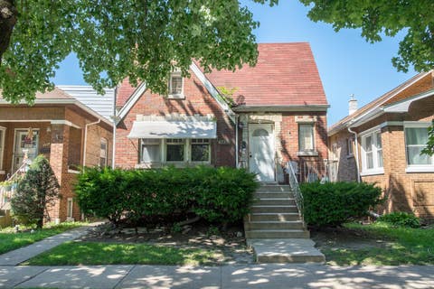 Photo of 3530 Elmwood Avenue S, Berwyn, IL 60402 (MLS # 12738111)