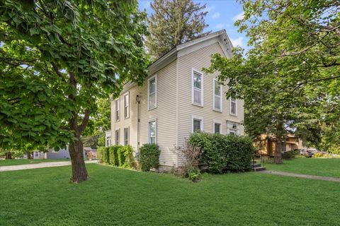 Tiny photo for 300 N South Elgin Boulevard, South Elgin, IL 60177 (MLS # 12533410)