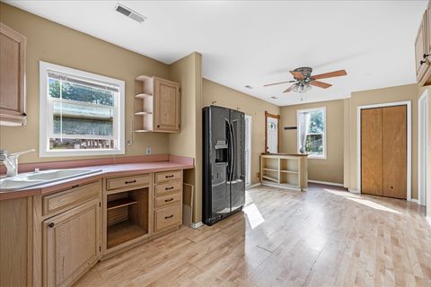 Tiny photo for 300 N South Elgin Boulevard, South Elgin, IL 60177 (MLS # 12533410)