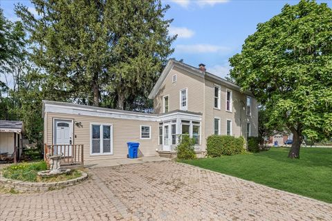 Tiny photo for 300 N South Elgin Boulevard, South Elgin, IL 60177 (MLS # 12533410)