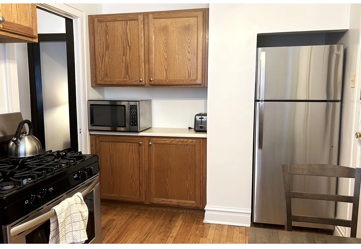 1911 W Larchmont Avenue 3A