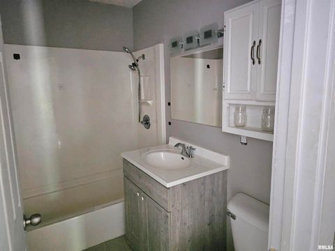 Tiny photo for 1222 MIDWAY Court, Marion, IL 62959 (MLS # QC4263680)