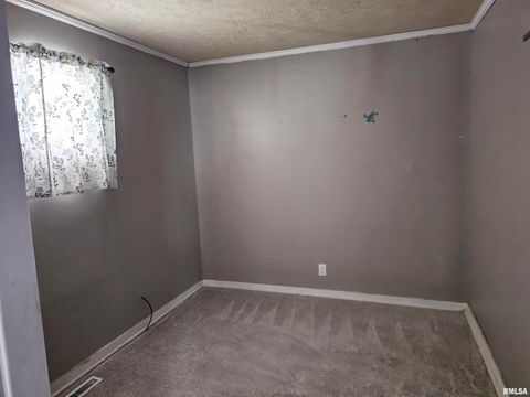 Tiny photo for 1222 MIDWAY Court, Marion, IL 62959 (MLS # QC4263680)