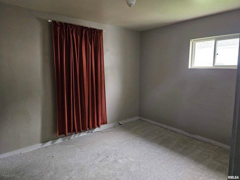 Tiny photo for 1222 MIDWAY Court, Marion, IL 62959 (MLS # QC4263680)