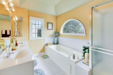 Tiny photo for 135 Corsaire Lane, Schaumburg, IL 60173 (MLS # 12632856)