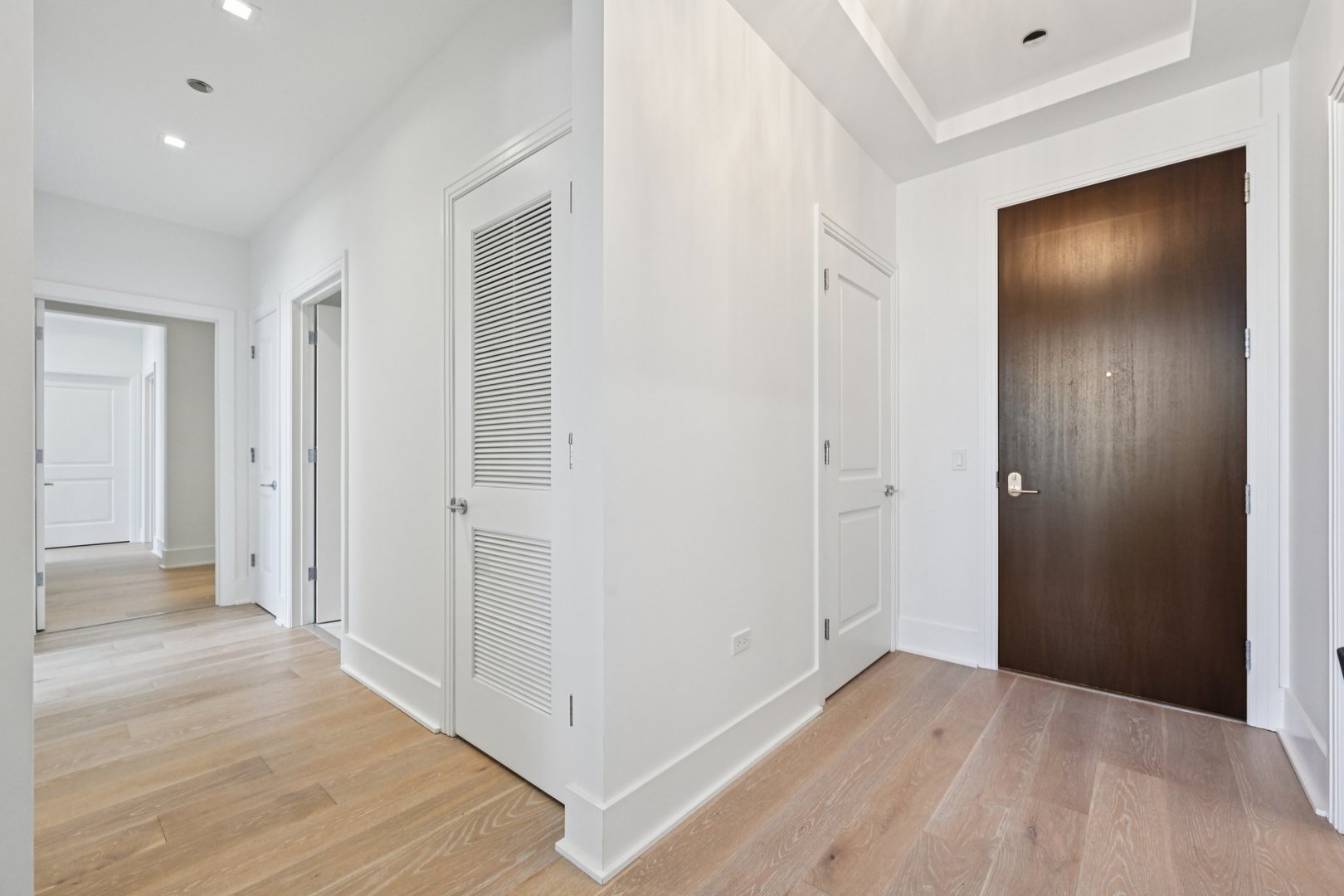 363 E Wacker Drive 2204