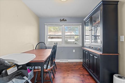 Tiny photo for 1747 W Illinois Avenue, Aurora, IL 60506 (MLS # 12498126)
