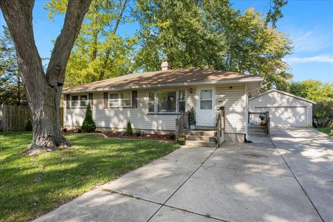 Tiny photo for 1747 W Illinois Avenue, Aurora, IL 60506 (MLS # 12498126)
