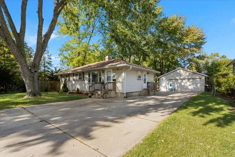 Photo of 1747 W Illinois Avenue, Aurora, IL 60506 (MLS # 12498126) Photo of 1747 W Illinois Avenue, Aurora, IL 60506 (MLS # 12498126)