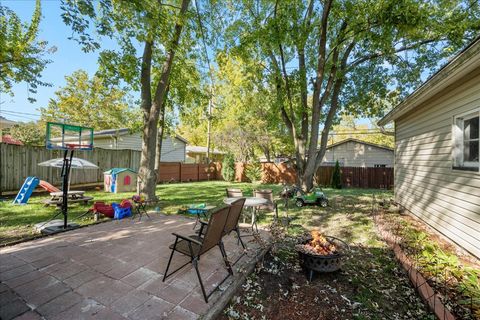 Tiny photo for 1747 W Illinois Avenue, Aurora, IL 60506 (MLS # 12498126)
