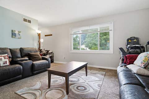 Tiny photo for 2811 Phillip Place, Bloomington, IL 61704 (MLS # 12710181)