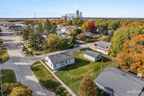 Tiny photo for 2 N Van Buren Street, Newark, IL 60541 (MLS # 12584602)