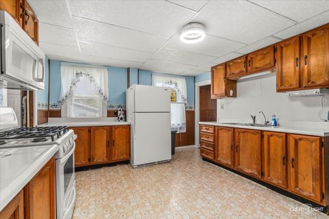 Tiny photo for 2 N Van Buren Street, Newark, IL 60541 (MLS # 12584602)