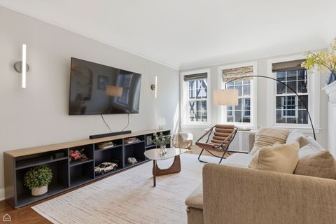 Tiny photo for 2331 W Farwell Avenue #3N, Chicago, IL 60645 (MLS # 12612546)