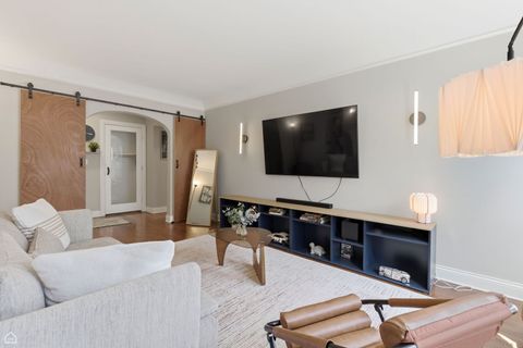 Tiny photo for 2331 W Farwell Avenue #3N, Chicago, IL 60645 (MLS # 12612546)