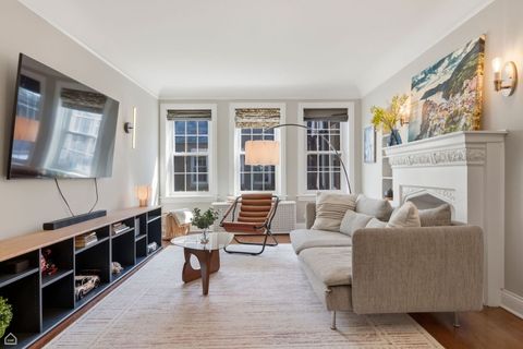 Tiny photo for 2331 W Farwell Avenue #3N, Chicago, IL 60645 (MLS # 12612546)