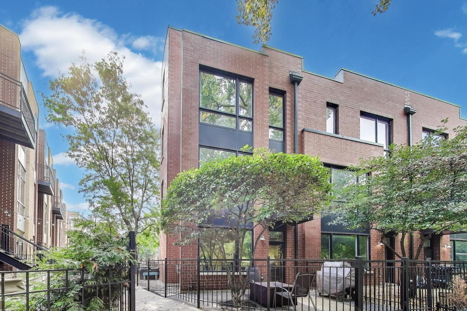 2832 N Riverwalk Drive