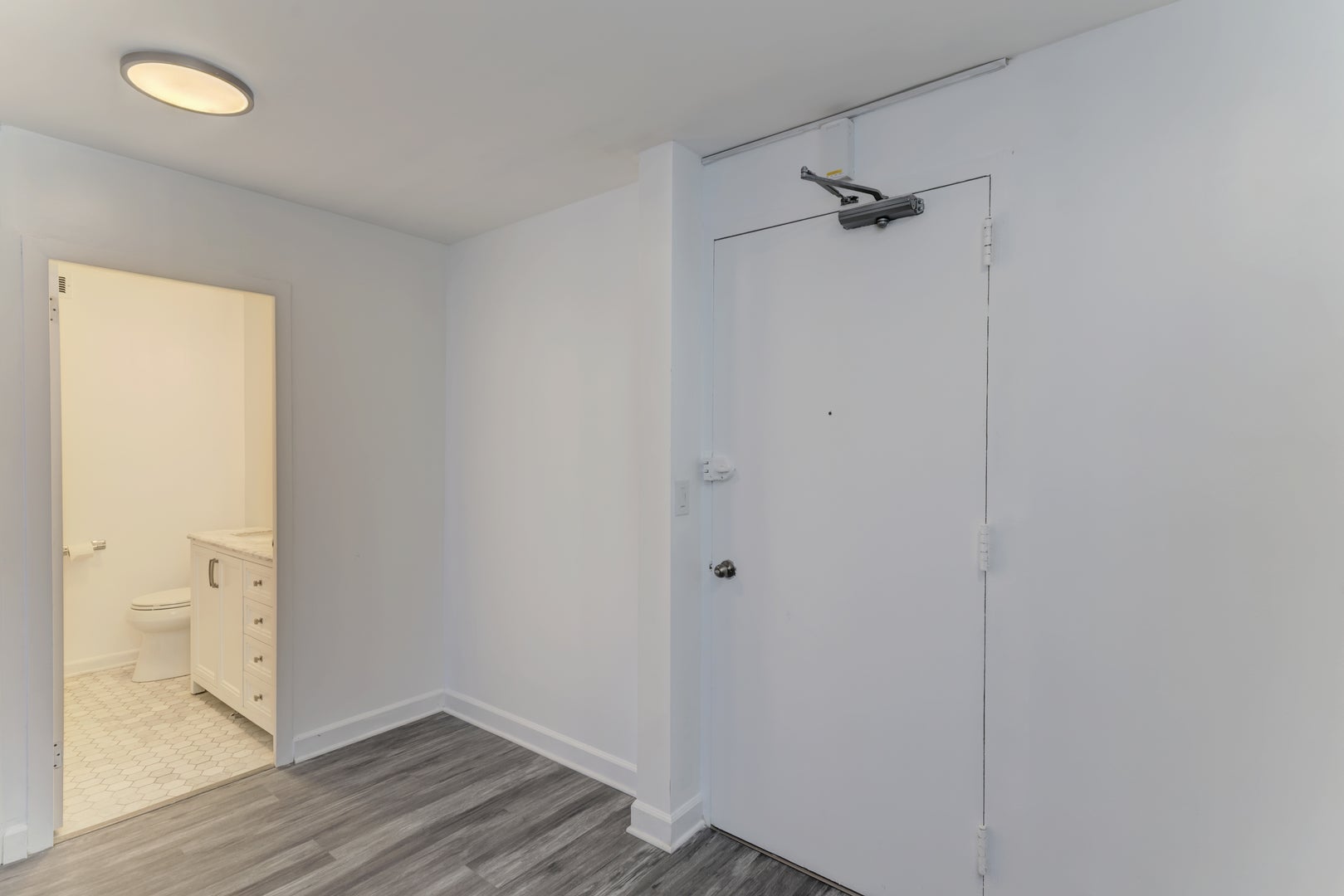 4250 N Marine Drive 807