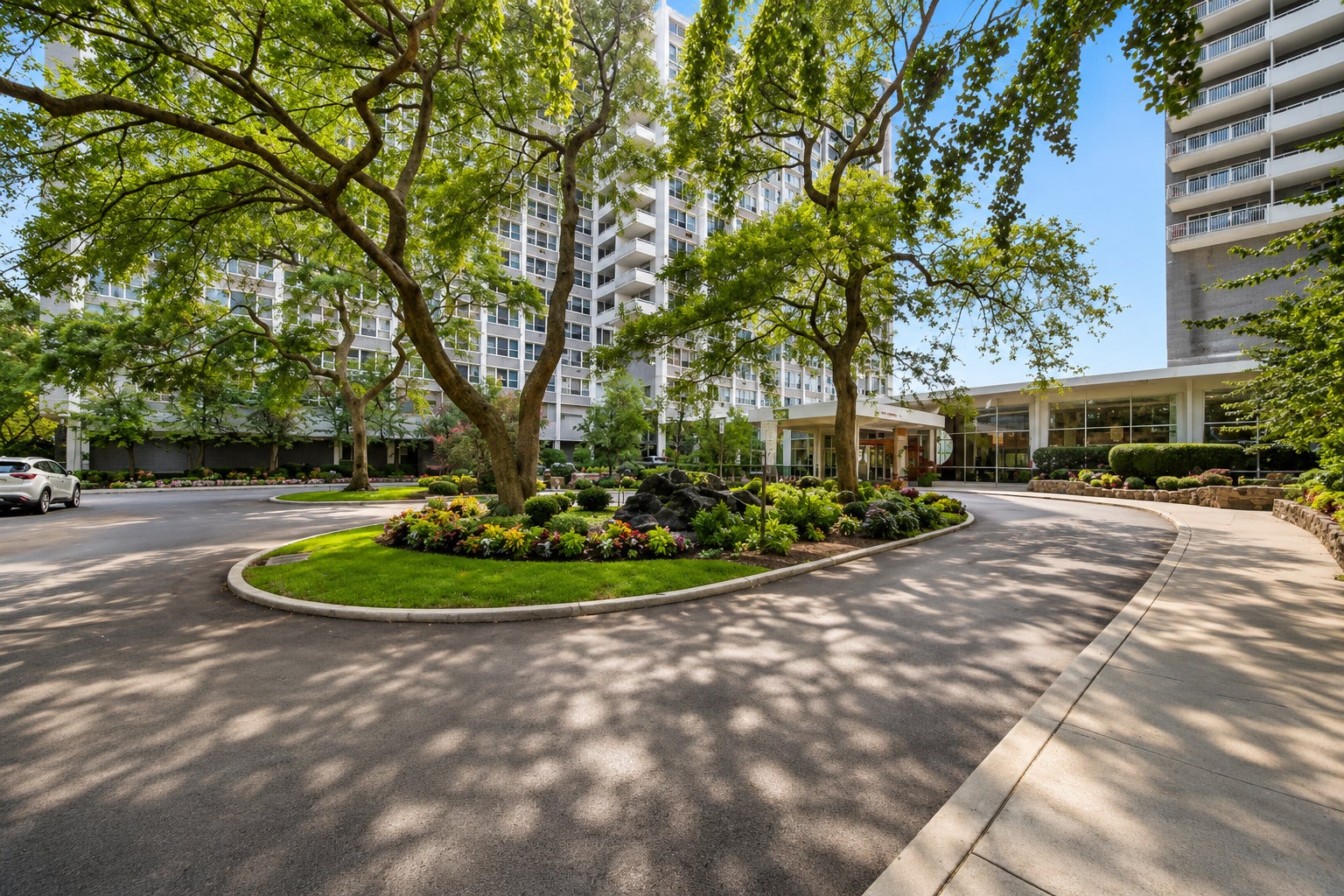 4250 N Marine Drive 807
